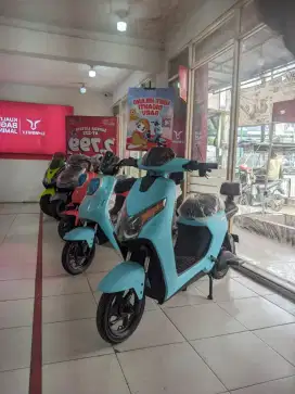 Sepeda Dan Motor Listrik Cash & Kredit Uwinfly D65