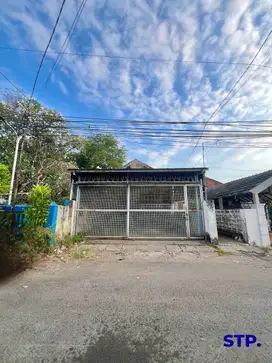 Rumah + Gudang di Manyar Sambongan, Surabaya