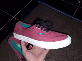 Sepatu vans authentic