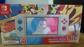 Nintendo Switch Lite *Limited Edition + Casing + 2 game