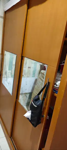 Lemari baju sliding