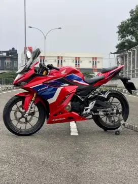 Kredit NEW CBR 150 R 2023 DIJAMIN BARANG BAGUS