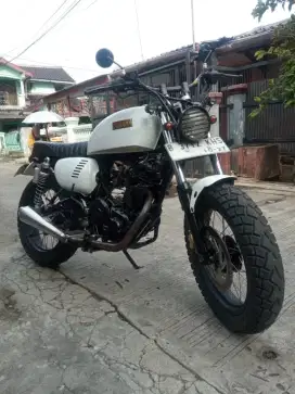 Di jual cepat Yamaha Byson 2012 custom