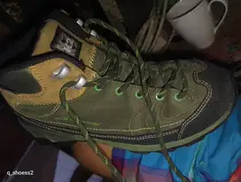 Sepatu hiking k2