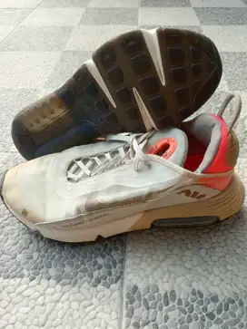 Sepatu Nike U 42