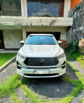 Toyota Innova ZENIX Q Hybrid Modellista 2023
