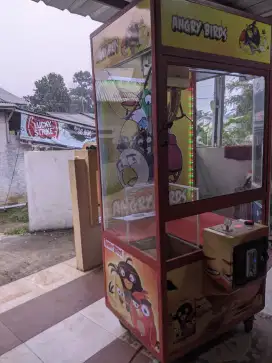 Mesin Capit Boneka