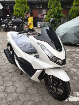 Bissmillah dijual motor Honda PCX 160cc 2024 istimewa