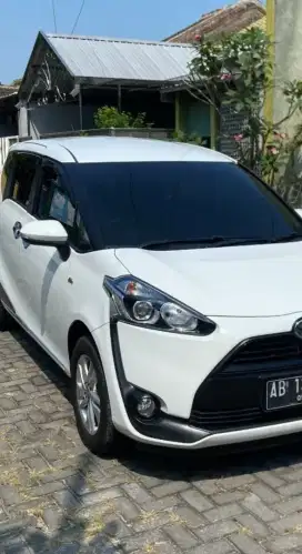 TOYOTA SIENTA terawat pemakai