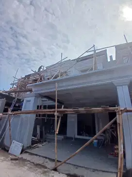 DI JUAL RUMAH BERGAYA EROPA, SENTUHAN KLASIK 1MAN