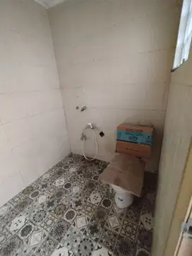 Ruko 2,5Lt  Tepi Jalan Raya Tengah Kota