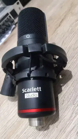 Mick recording scarlet  focusrite
