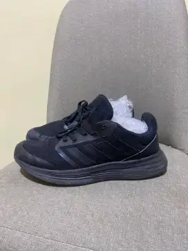 Sepatu adidas original 42 fullblack