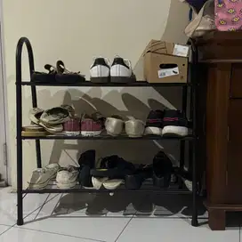 Rak sepatu ace hardware
