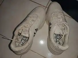 sepatu new balance 2002r BNWB 44,5