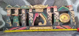 Pajangan dinding dari kayu