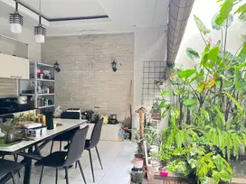 Dijual rumah Legenda Wisata, cantik taman belakang terbuka