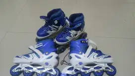 Jual sepatu roda anak 2 pasang