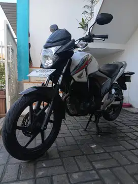 Dinual Motor HONDA - MEGAPRO - Tahun 2012 - Kabupaten Jember (P)