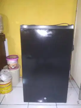 HISENSE KULKAS 1 PINTU RR125D4IBN - 91L
