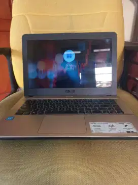 Jual leptop Asus X441S Ram 2 GB Rp.2000.000