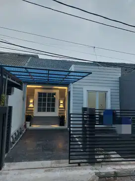 DIJUAL RUMAH BARU RENOV DI SEKTOR 14.5  DENGAN KONSEP RUANG TERBUKA