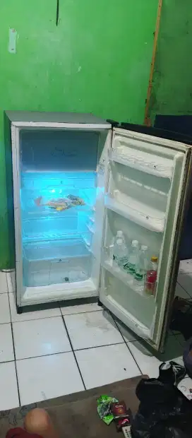 Di jual kulkas Sanken 1 pintu
