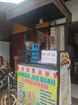 Alat alat jual es dan jual jus buah