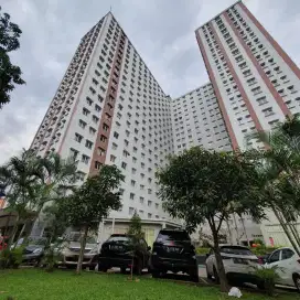 Available pinewood apartemen