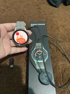 SAMSUNG SMART WATCH 5 PRO