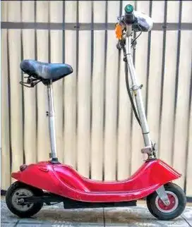 Skuter Listrik BEKAS 250W 24V 24AH 2.650RPM