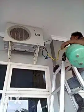 Cuci AC bongkar pasang AC kulkas mesin cuci freezer dll