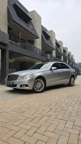 Mercedes Benz E250 CGI Elegance W212 Antik Seperti Baru