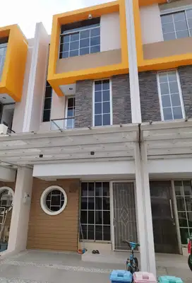 Jual murah Rumah PIK 2 type 4,5x10 3lantai 3kamar Ada AC BAGUS