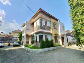 Rumah Luxury 2 lantai dalam perumahan dekat Pemda Sleman