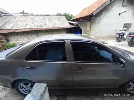 Toyota Limo 2004 Bensin