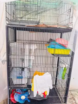 Kandang besi besar tingkat