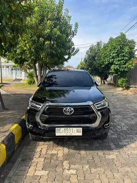 Toyota Hilux V AT 2023 Km.20rb