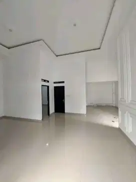Tukang renovasi dan atap
