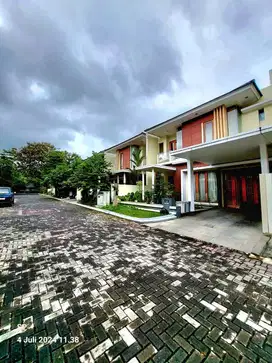 RUMAH MEWAH LUX 2 LANTAI ISTIMEWA DALAM  PERUMAHAN ELITE BALE MULIA