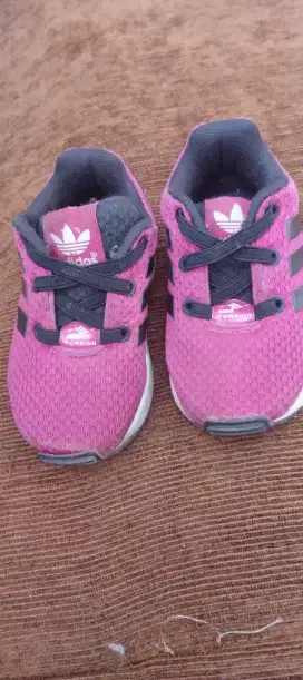 Sepatu Adidas anak usia 1 tahun