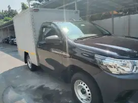 Toyota Hilux Box.