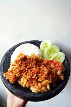 Ayam geprek sederhana
