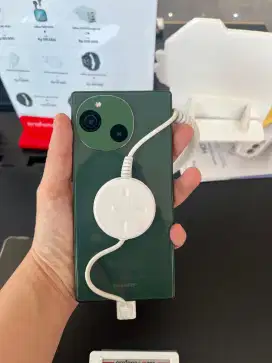Sharp Aquos R9 (Get Vocher 500k + TWS)