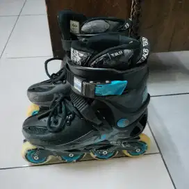 Sepatu roda bekas ukuran 36-37