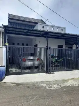 Rumah 2 Lantai di Kav Deplu Cipadu Tangerang Dekat Busway Petukangan