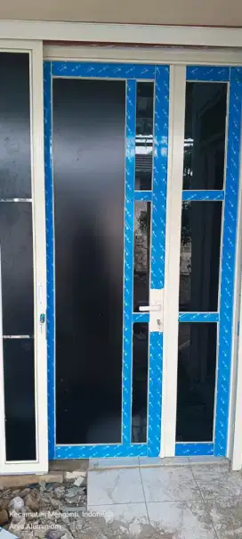Pintu minimalis aluminium