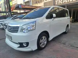 TOYOTA NAV1 V LUXURY 2013 PUTIH