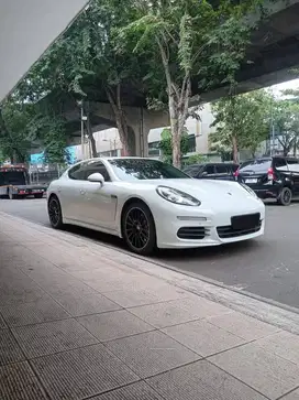 KM 14000 - PORSCHE PANAMERA 3.0S - ATPM