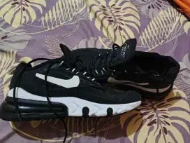Sepatu Nike runing